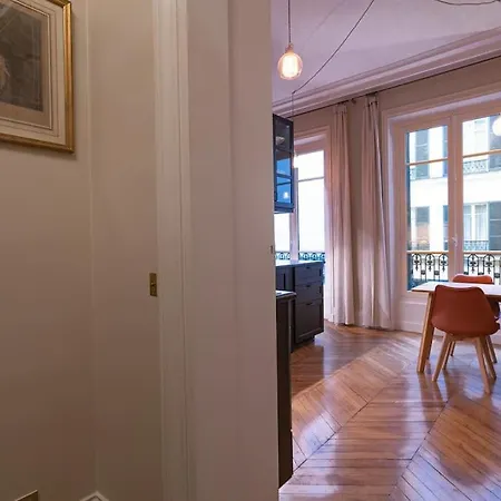 Vue Louvre Et Seine Appartamento