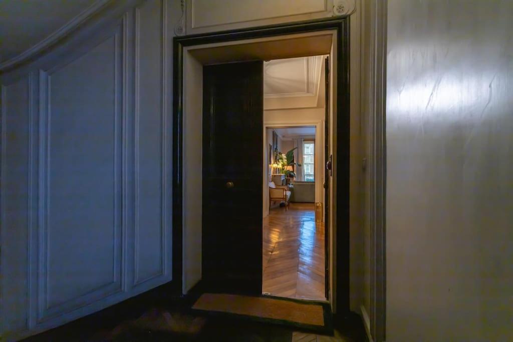 Vue Louvre Et Seine Appartamento Parigi